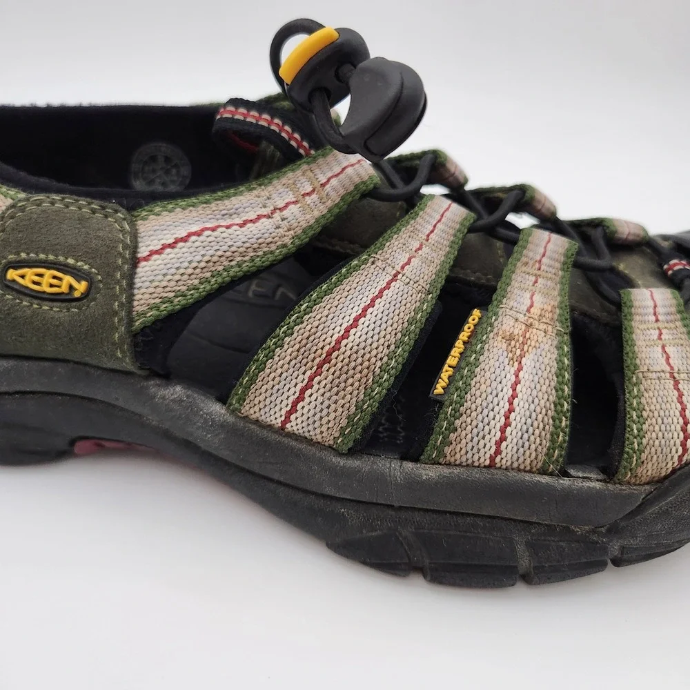 Keen Newport H2 Sandals Mens 9 Olive Green Waterproof Hiking Sport Shoes